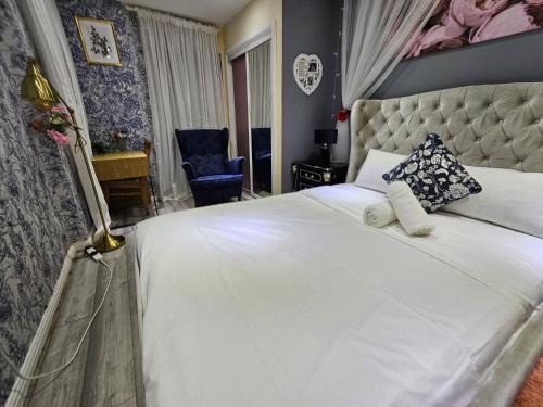Tower Hamlets Casa | Wallwood Rooms