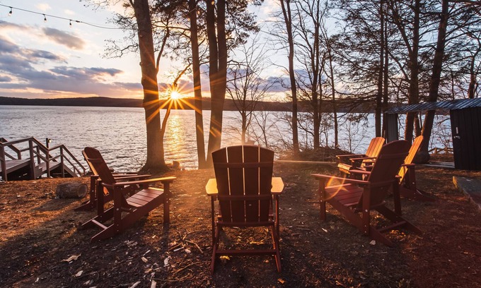 Paupack Casa | Wally's Hideout- Poconos Lakefront Oasis