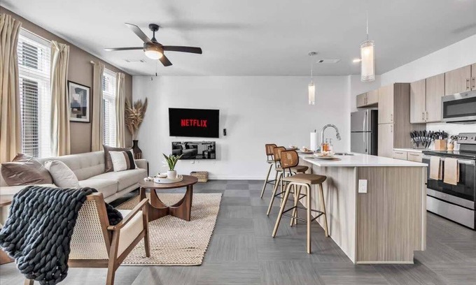 Rogers Apartamento | Walmart AMP - Pool, Gym & Lounge - LCP Collection