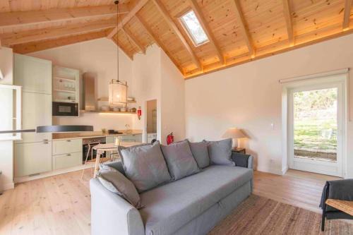 Varzea de Sintra Casa | Walnut Cottage - Cosiness between hills and sea.
