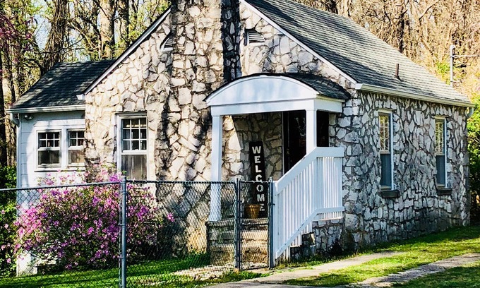 Knoxville Cabaña | Walnut Grove Guest House; Vistas de la montaña