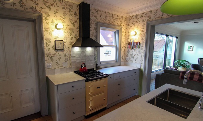 Consecon Casa | Walnut Manor: 3-bedroom house in fantastic Prince Edward with WiFi, AC