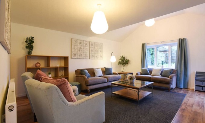 Shirrell Heath Casa | Waltham's Bungalow | Spacious 3 Bedroom
