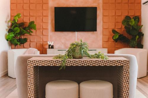 Wonder Valley Casa | WANDERLUST-Joshua Tree Modern-boho Escape-Stargazing and Fire Pit