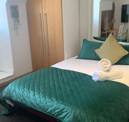 Thornton Casa | Wandsworth, South London Deluxe King Room 5