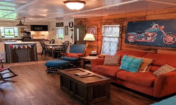 Madill Casa | Escapada acogedora en el lago de Texoma! Paseos en bote, pesca y relajación bajo el sol de verano.