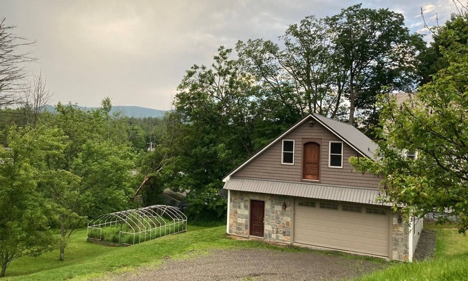North Adams Casa | Warbler Hill - Relax & Enjoy NoA & all the Berkshires Has to Offer