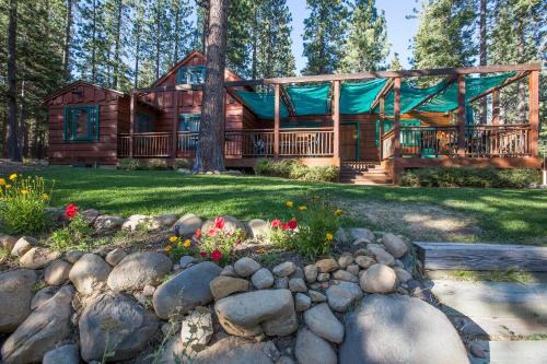 Sunnyside Casa | Ward Creek Retreat - Cozy Old Tahoe Cabin w Short Drive to Ski Resorts Pet Friendly