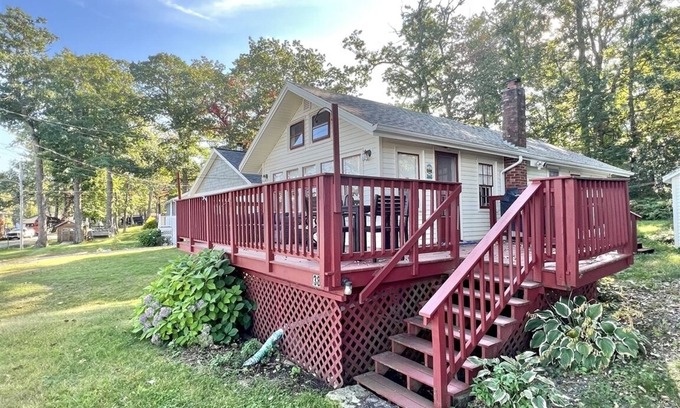 Standish Cabaña | WARD'S COVE WITH VIEWS OF SEBAGO LAKE. SHORT WALK TO ASSOCIATION BEACH
