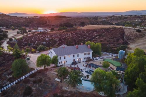 Temecula Villa | Warhol by AvantStay Expansive Estate Stunning Wine Cty Views