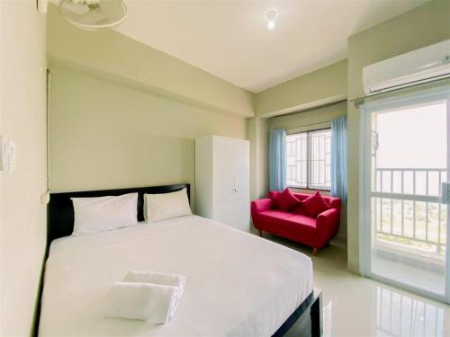 Kedungmanggu Apartamento | Warm and Homey Studio at Royal Sentul Park Apartment By Travelio