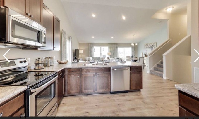 Woodbury Casa | Warm and Welcoming Single Family Home
