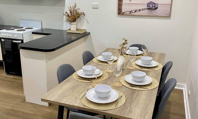 Craigie Casa | Warm, Clean and Inviting 3 Bed House in Craigie