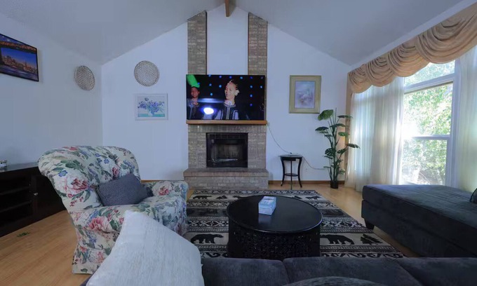 Aurora Casa | Warm Family Stay with A.K.A