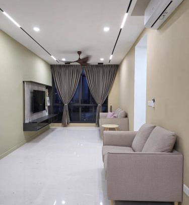 Central District Apartamento | Warm Heart Stay 温欣居Sky88 4Guests 2Bed2Bath
