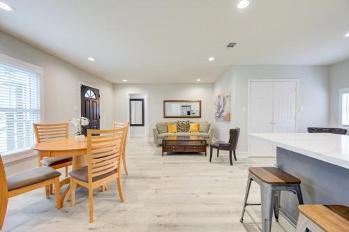 OST - South Union Casa | Warm & Spacious 3BR Centrally Located near NRG