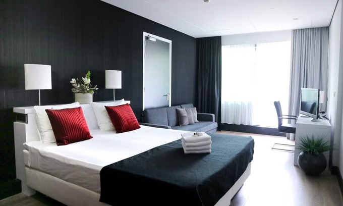Uden Hotel | Warm Stay Near Boxtel Train Viewing Spot + Nature Access