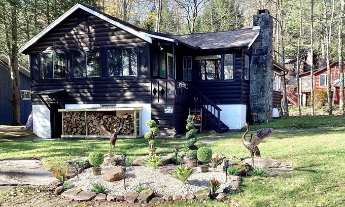 Smallwood Cabaña | Warm welcoming cozy cottage in the woods