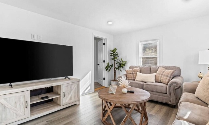 South Burlington Apartamento | Warm & Welcoming 5BR Home