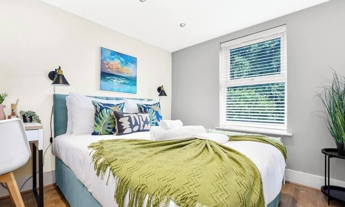 Forest Gate Casa | Warmth and Grace: Comfy Homestead for Large Groups