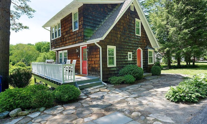 Cornwall Bridge Cabaña | WARREN PoshPadsCT "MELIUS 1BR+Sofa Bed COTTAGE" Ski Mohawk-5Mi!,2Hrs NYC,Tennis