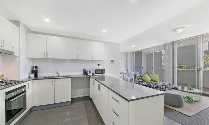 Warwick Farm Apartamento | Área suroeste de LIVERPOOL 3 camas + estacionamiento NWF003