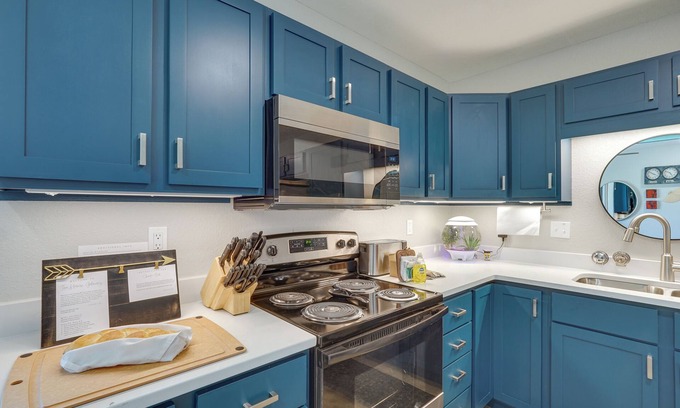 Warsaw Apartamento | Warsaw Apartment ~ 4 Mi to Lake of the Ozarks!