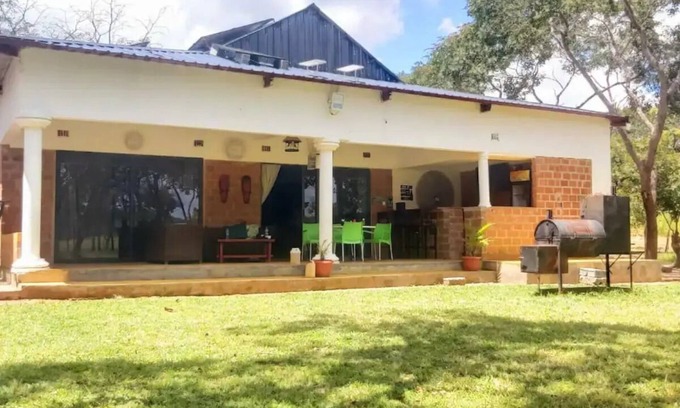 Zambia Casa | Warthog house cozy country house