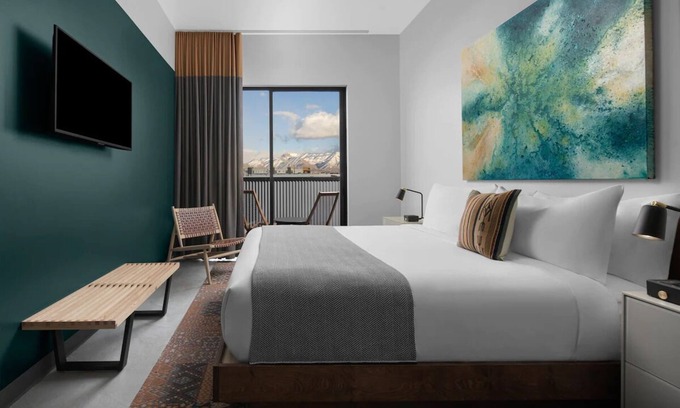 People's Freeway Hotel | Wasatch Room at evo Hotel, Free Parking, Dogs are Welcome!