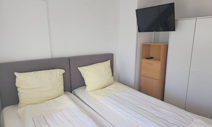 Neumuenster Casa | Wasbeker Straße 65 W3 - 3 bedrooms with parking space