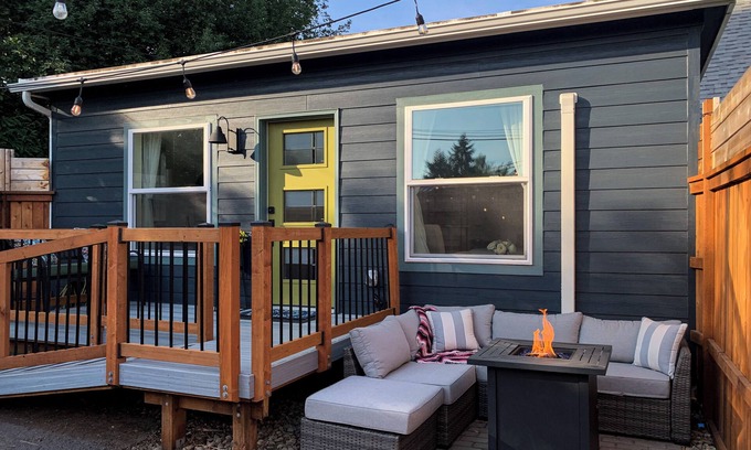 Springfield Apartamento | Washburne Studio: King size comfort and private Hot tub