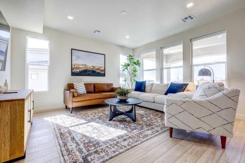 Washington Casa | Washington Home with Mtn Views, Near Hiking!