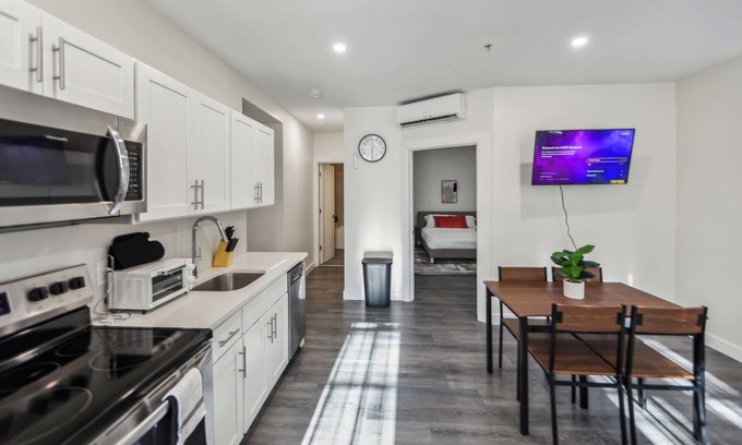 Albany Apartamento | Washington Lofts 109 Spacious 1 Bedroom 1 Bath