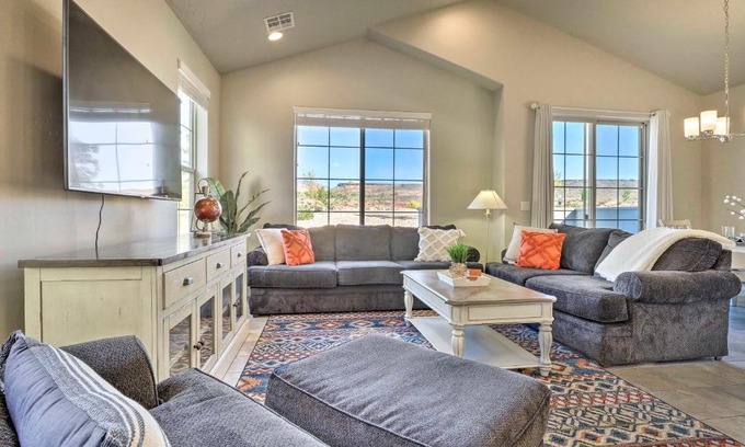 Sienna Hills Casa | Washington Townhome with Patio and Resort Perks!