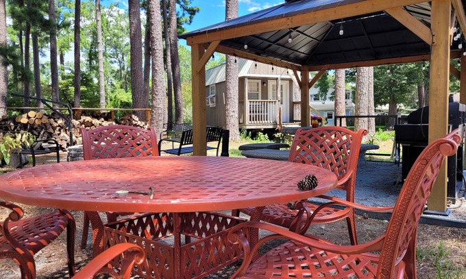 Brices Creek Cabina | Water access tiny cabin, kayaks, dock, fire pit, gazebo, grill, fishing, boating