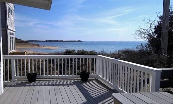 Indian Neck Heights Casa | Water Facing Home on Hiawatha Beach (2246)
