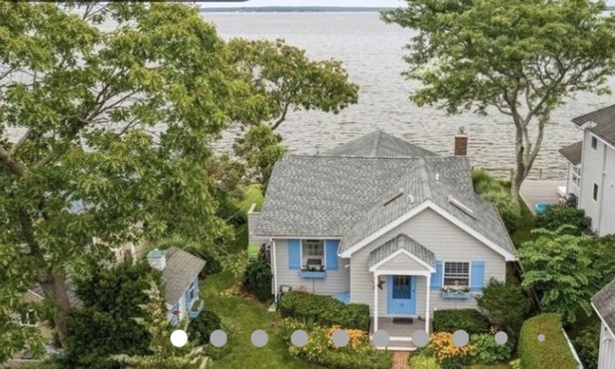 Aquebogue Cabaña | Water front Beautiful Beach cottage on Peconic Bay
