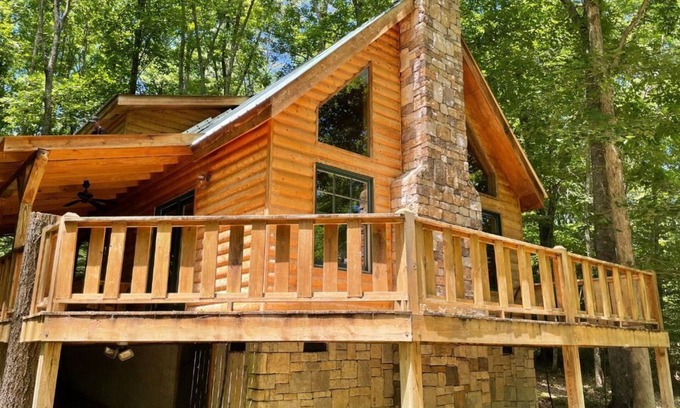 Nunnelly Cabina | WATER FRONT Cabin on Old Mill Creek in Nunnelly