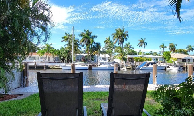 Harbor Village Condominio | Water front condo with pool. Beautiful view. Walk to the beach.
