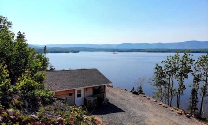South Harbour Cabaña | Water front cottages #1 Your Highlands National Park base camp, on South Harbour