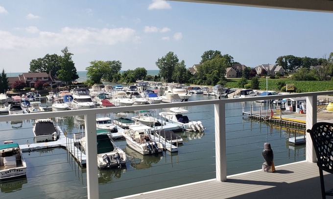 Gypsum Condominio | Water Front Family Retreat