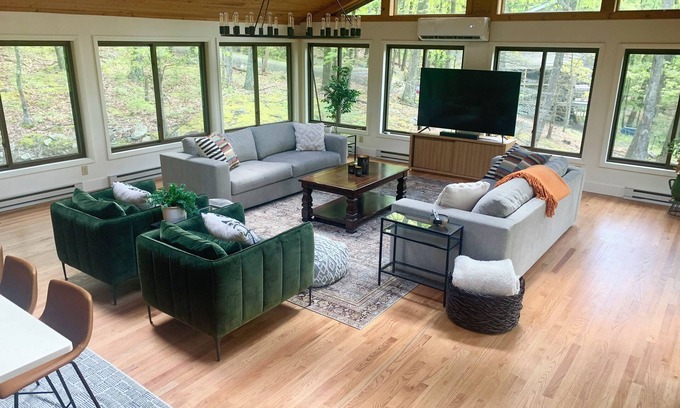 Hawley Casa | Water-Front Mountain Retreat