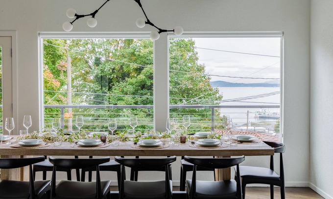 West Queen Anne Casa | Water & Mountain Views - Luxury City Retreat