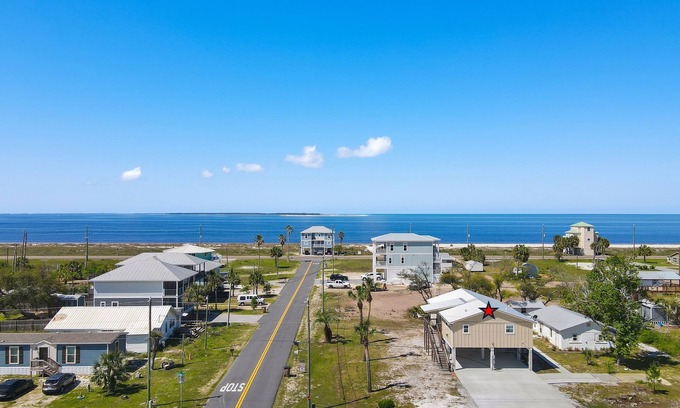 Port St. Joe Casa | "Water of Life" offers panoramic views, steps to the beach, screened-in porch, pet-friendly!