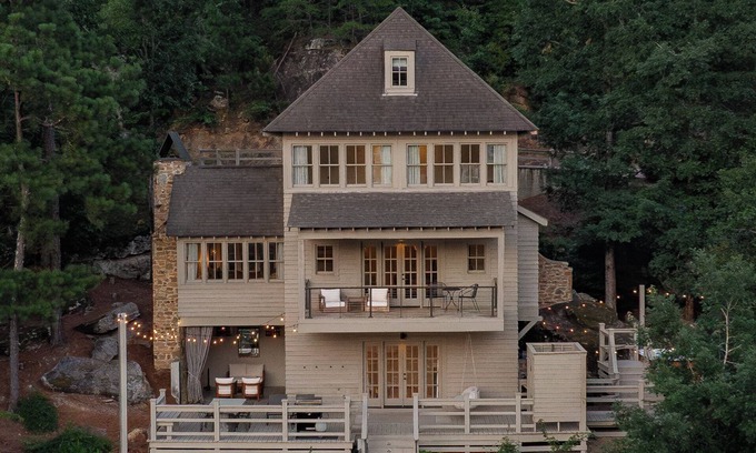 Crane Hill Casa | Water's edge, gated community, private dock with toys, community pool, hot tub