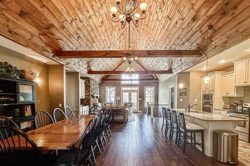 Lake Lure Casa | Water's Edge Holmstead