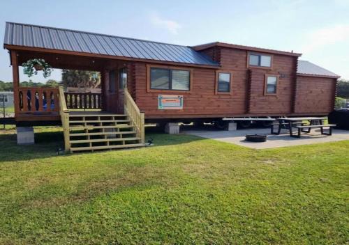 Sneads Ferry Casa | Water view Cabin near North Topsail Beach