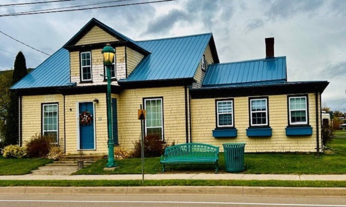 Georgetown Casa | Water view, w guest house ,Georgetown PEI,best golf, beaches, walking trails