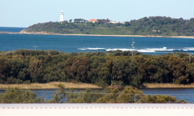 Budgewoi Casa | Water Views, Close to Beach & Lake - Relax! Cosy Fire, Pool Table Foosball Spa