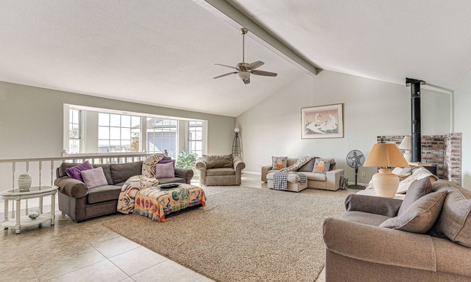 Coulterville Casa | Water Views & Decks: Spacious La Grange Retreat